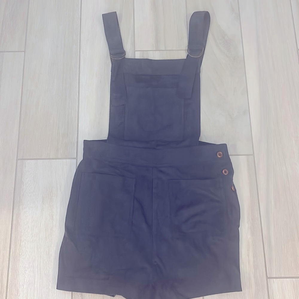 Luca and Grae dark blue shorts romper. NWT. Size M.